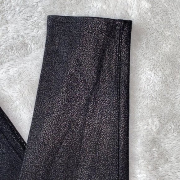 A&F Curved Abercrombie & Fitch Coated Black Pants- Leggings - Picture 9 of 11